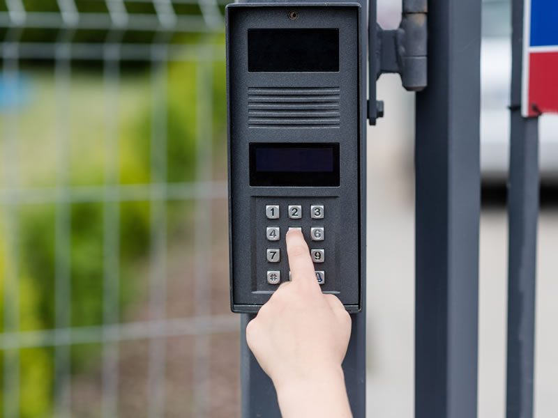 intercom-mounted-gate